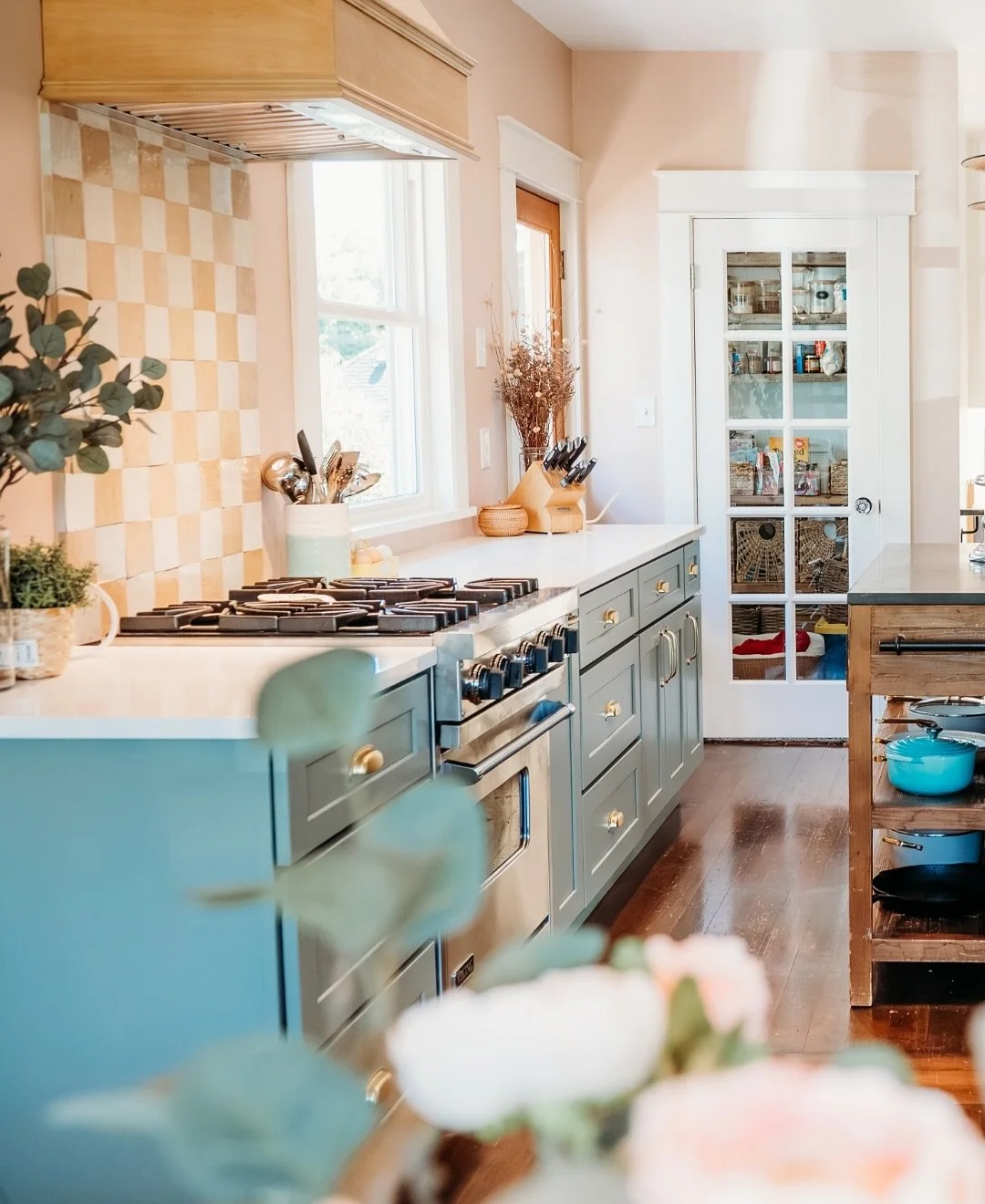 Ever walk into your kitchen and feel like it belongs to someone else? We change that. 

This space was designed for real life&hellip; morning coffee, after-school chaos, and late-night chats.

Because function should always feel beautiful.

✨ Inspire