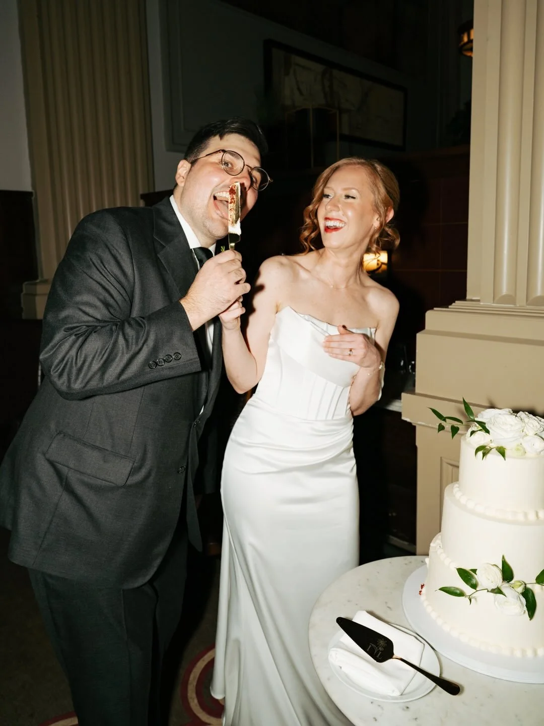 Ivica + Lynzee being cute at their gorgeous January reception! Can you tell I was obsessed with her dress and bag 😍😍