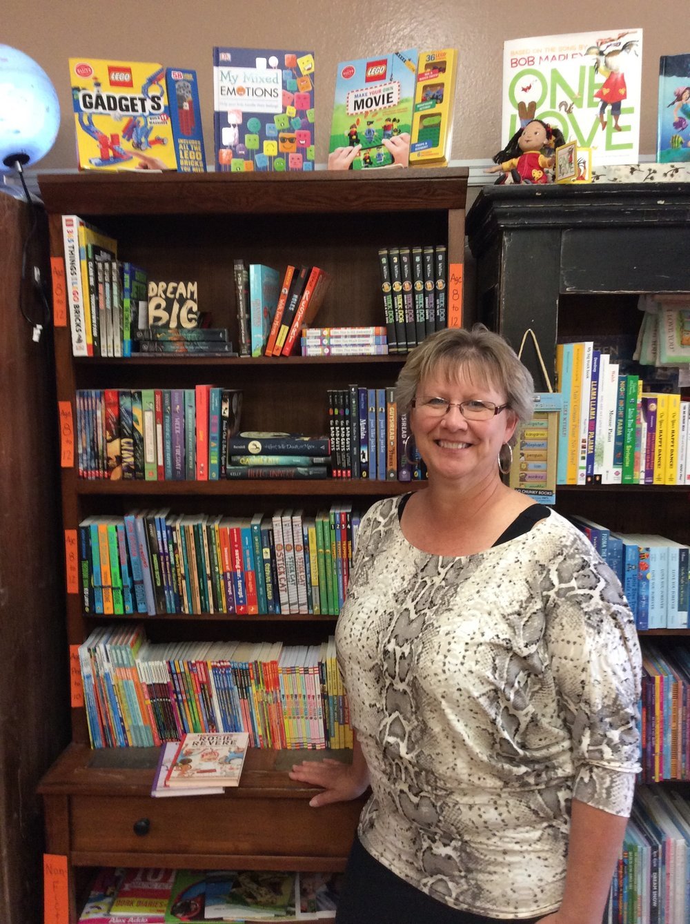 Episode 54 // Sandy Schubert of Hedgie's Books, Toys &amp; More