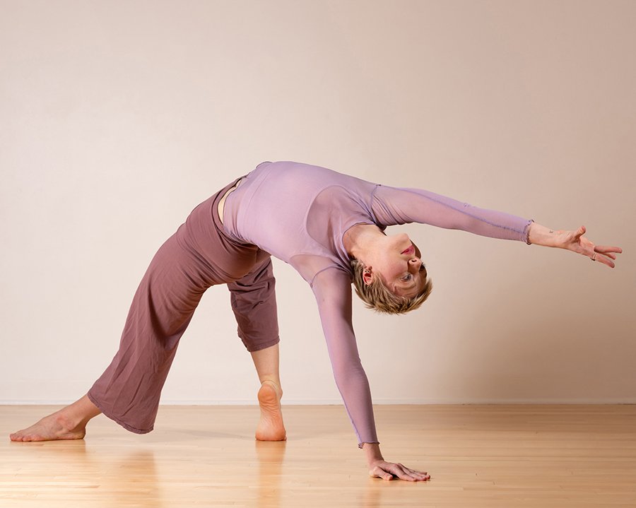Kat pose web.jpg