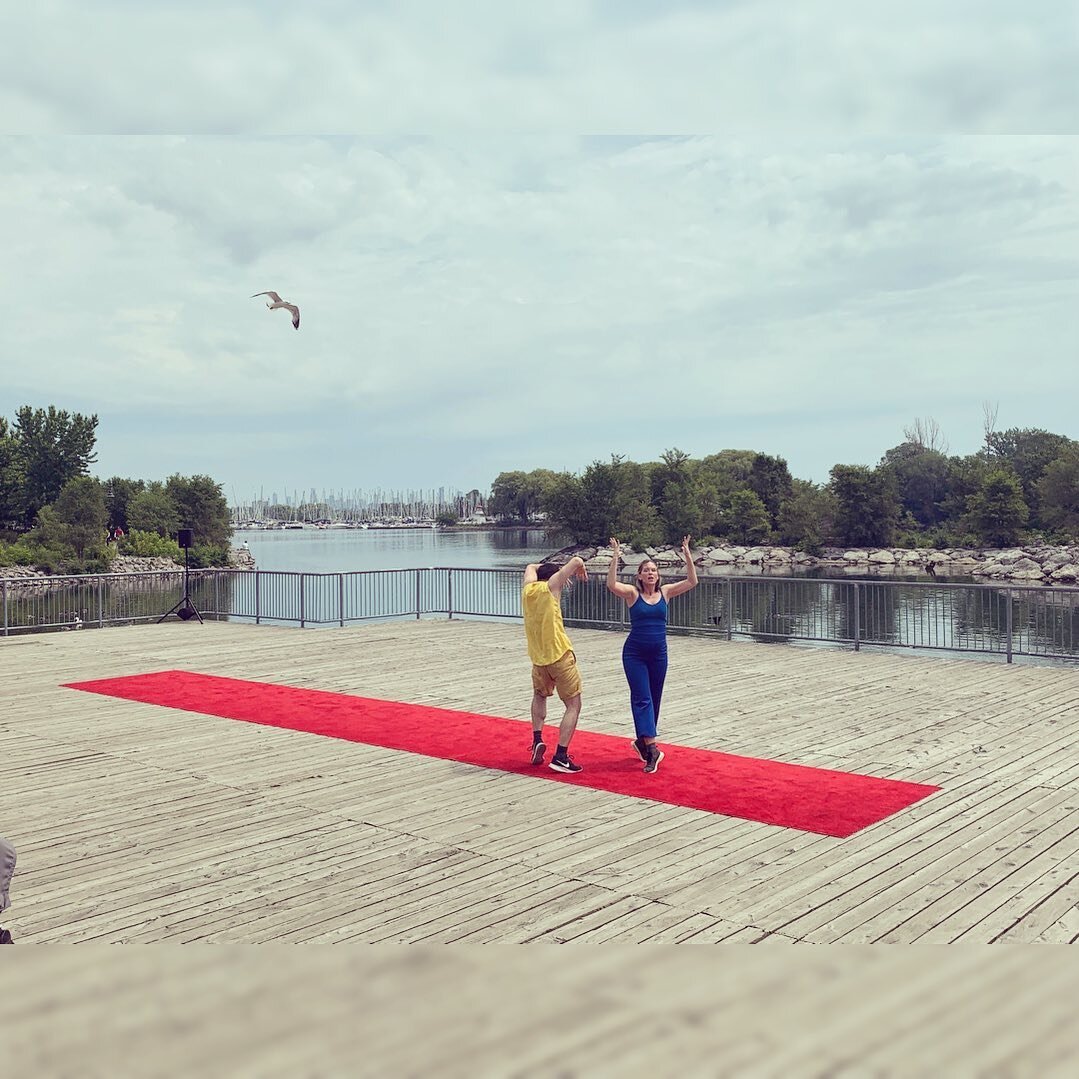@alanaelmer and @david.norsworthy in performance at Amos Waites Park, in partnership with @lakeshorearts 
.
Direction, Choreography and Concept: @mahkemahke 

Sound Design and Original Composition: @rgrunwald 

Costume Design: @val_3000 

Performance