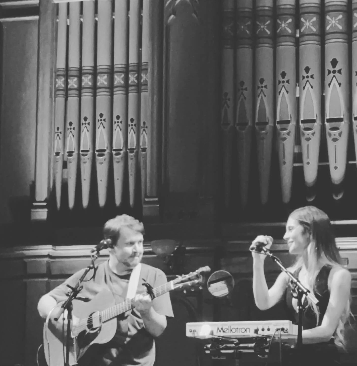 When I think about how hard it is to be vulnerable, I often think of the tools performers use for grounding. This very sweet duo @ocieelliott is such a great example of two introverted musicians stay connected to their center, when in front of an aud
