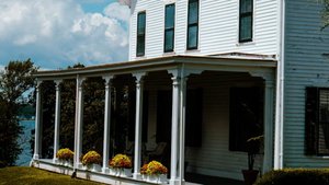 Should You Offer a Home Warranty When Selling Your Seattle House?