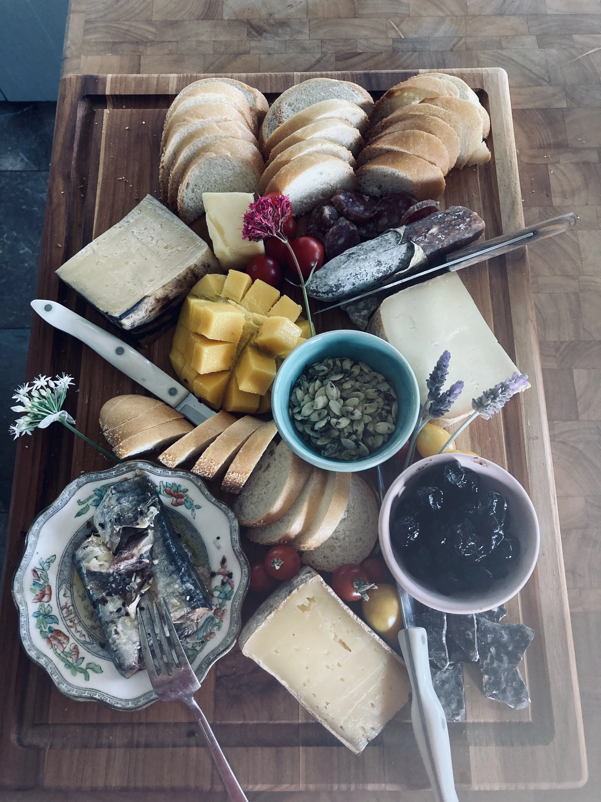 Noshing with the Gurls