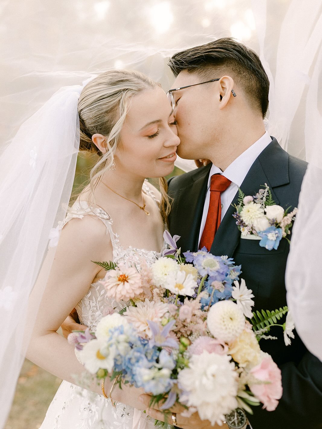 Taking a break from all the winter posts to catch up on a backlog of photos from my wedding season! 

This was such an incredible day celebrating C + J back in September 💓 the weather was so perfect for their outdoor ceremony on the beautiful @edmco