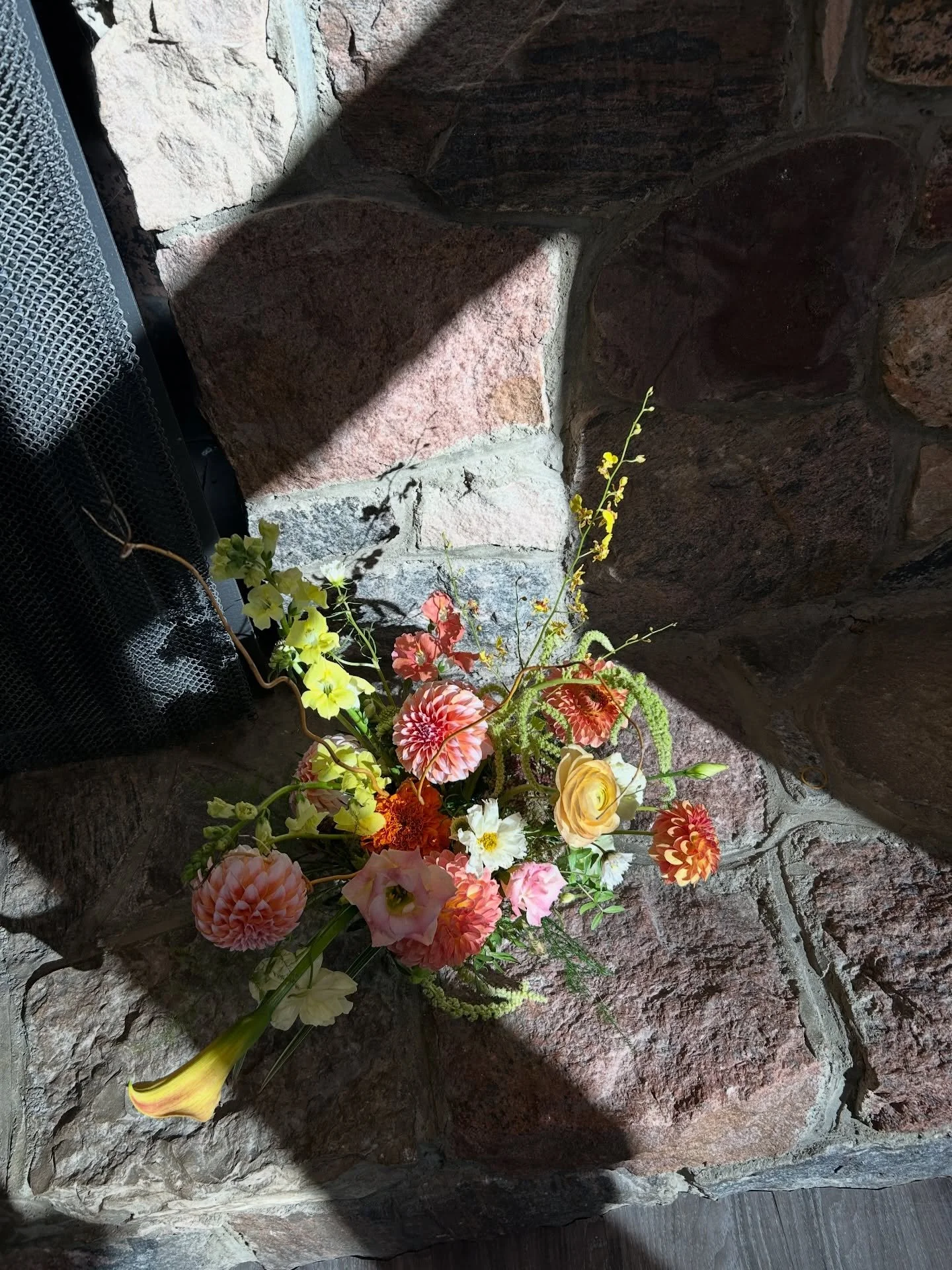 thank u 2025 💌 so much happened this year that it&rsquo;s hard to narrow it down to 20 images! 

I flowered my biggest wedding yet, worked with some incredible colour palettes, transformed spaces with hanging and grounded installations, expanded my 