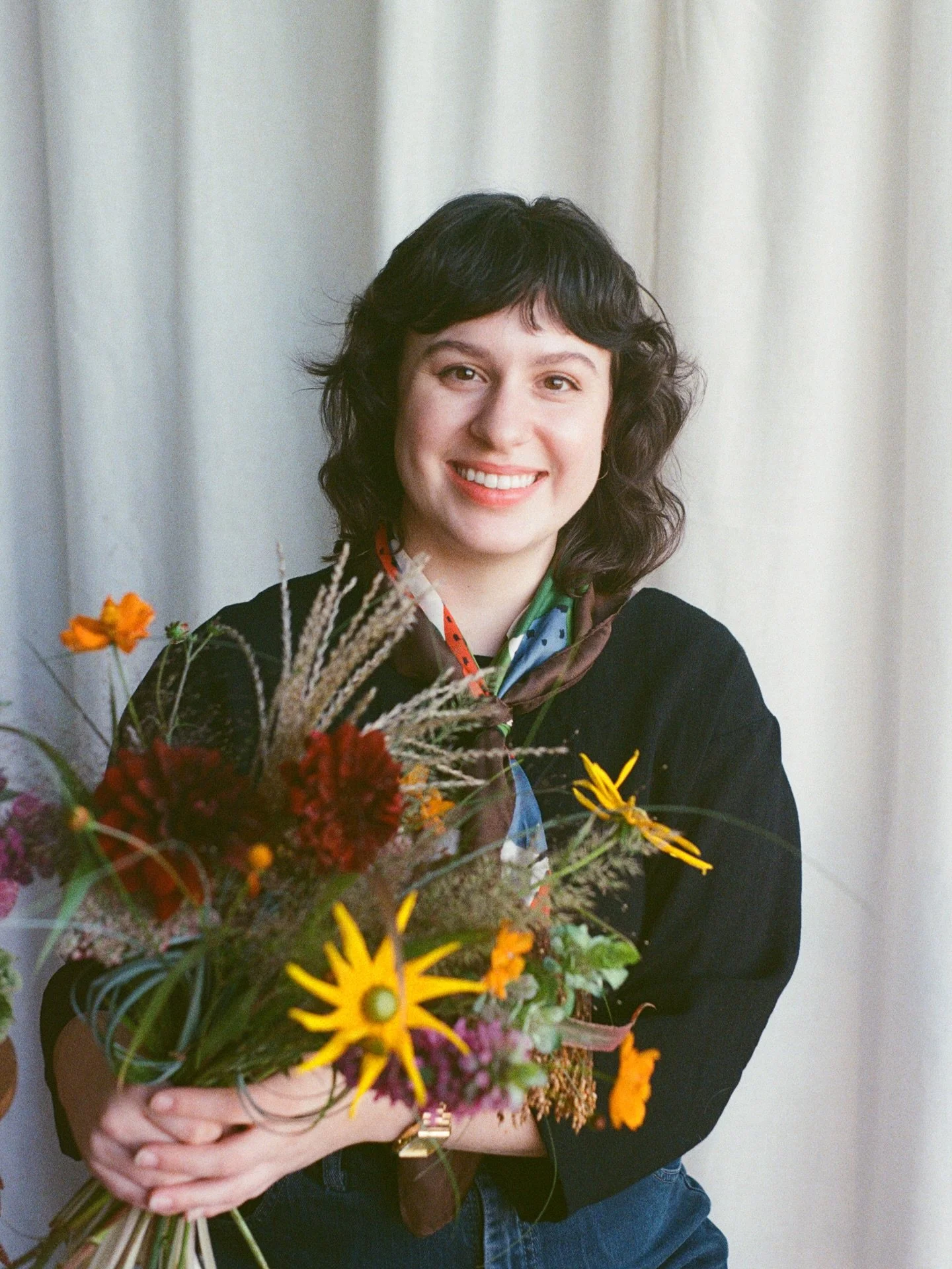 hi! It&rsquo;s been a lil while since I&rsquo;ve done an intro post so here I am, reintroducing myself <3  I&rsquo;m Hannah, owner, lead designer, and the hqs behind HQS FLORAL! I&rsquo;ve been working with flowers since 2013&mdash; this year mark