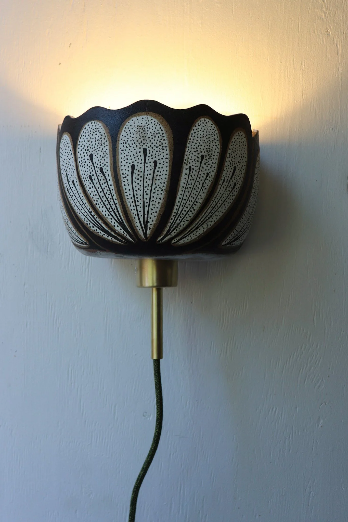 Wallflowerlamp6.jpg