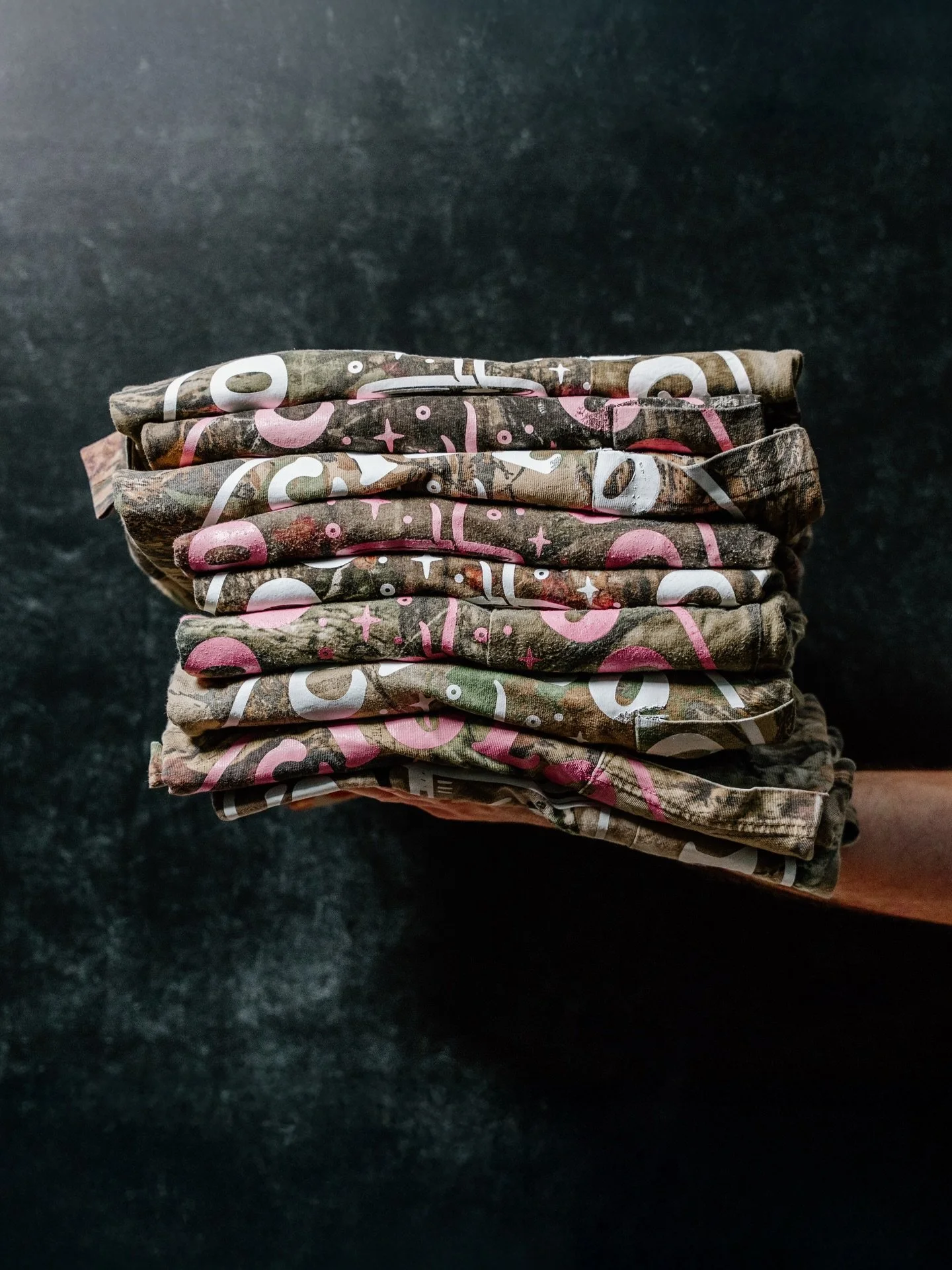 Sneak peek season 👀☕️

New Sociology merch is on the way and we&rsquo;re a little obsessed already. Cozy fits, everyday comfort, and all the Sociology vibes you know and love.

Get ready to add this to your Christmas wish list.
Dropping soon. Stay t