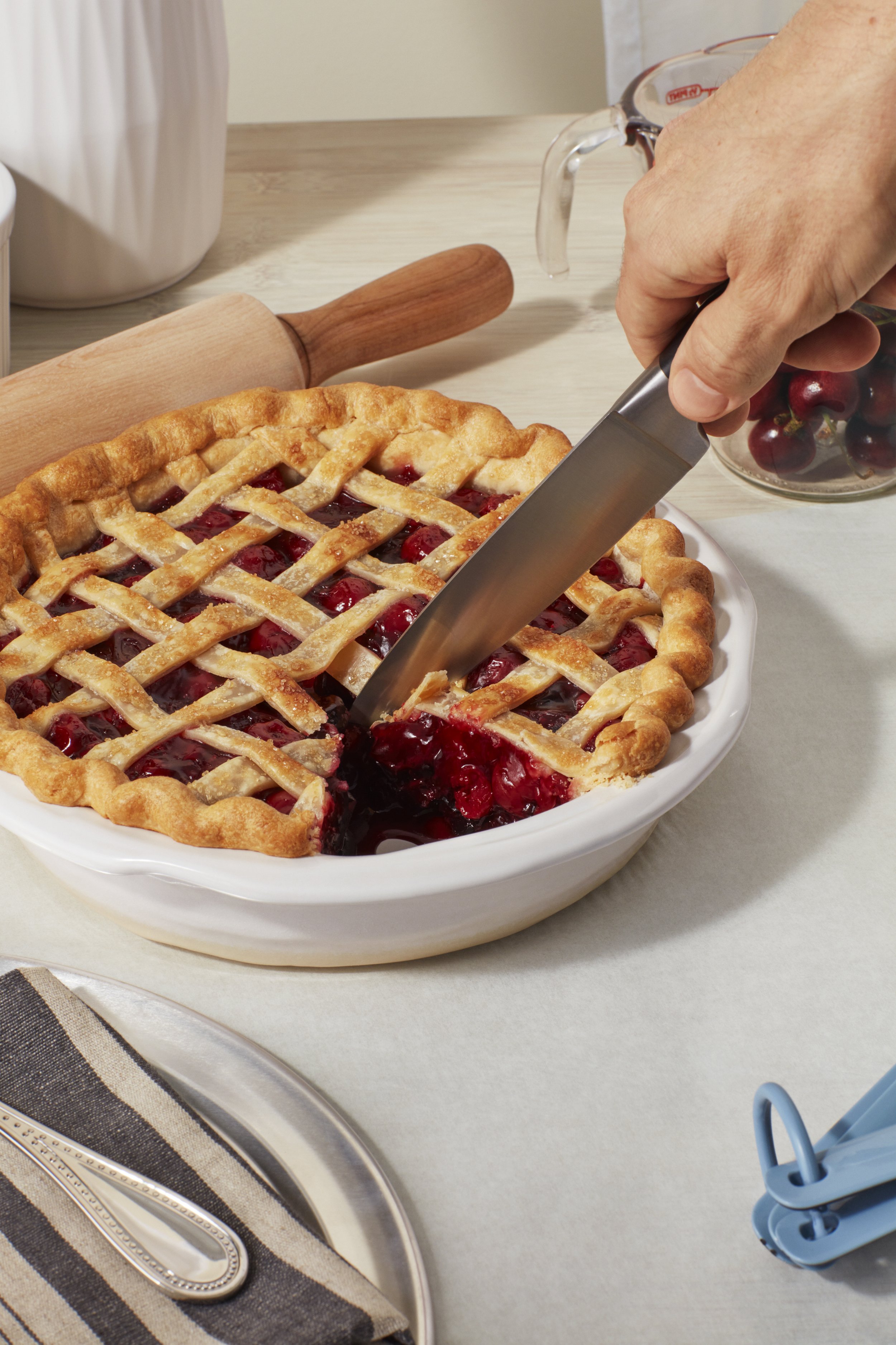 Pillsbury_PieCrust_Human_SO_1316_3033FC_A_ADOBERGB.jpg