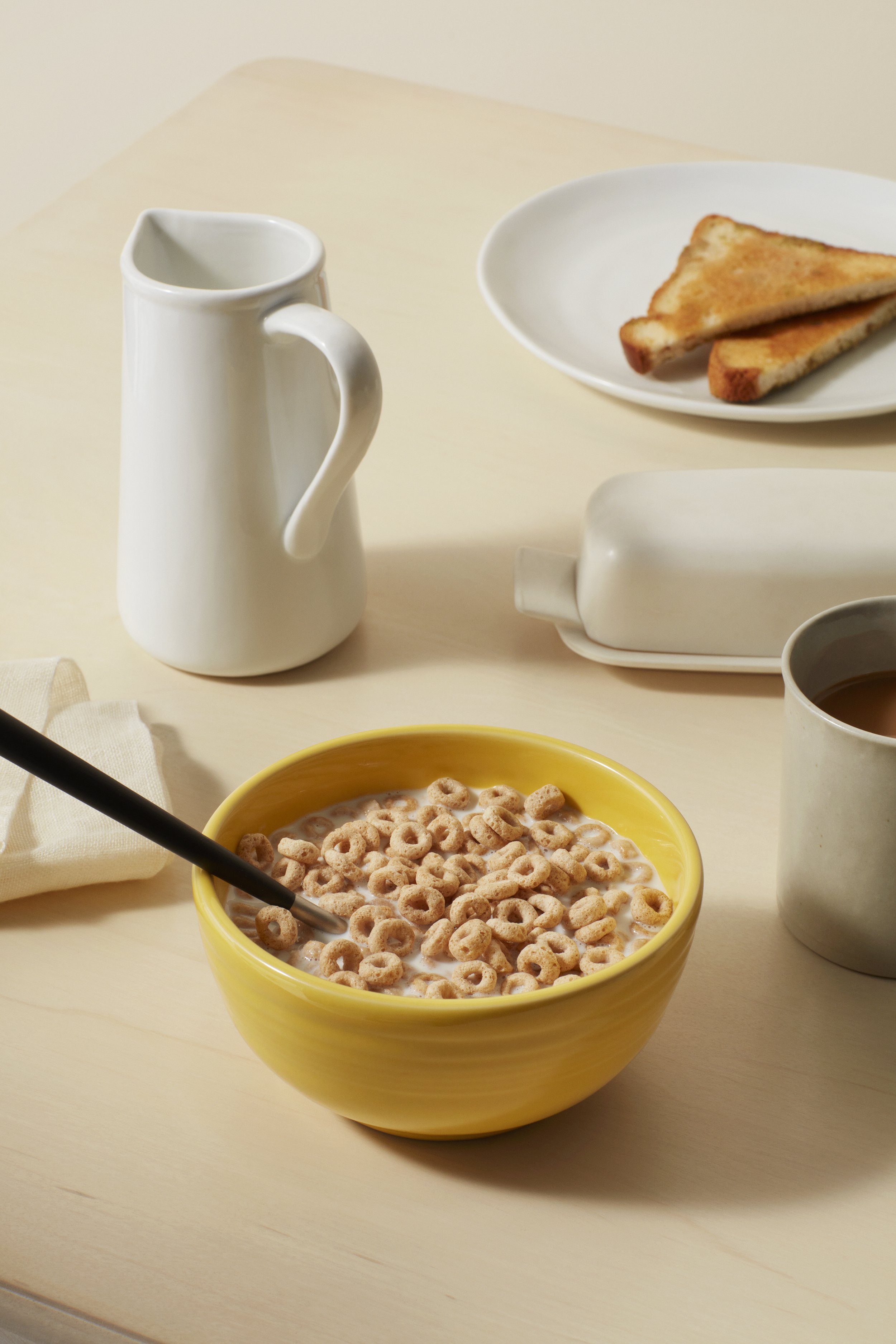 Cheerios_YellowBox_Environment_A_0382_3033FC_A_ADOBERGB (1).jpg
