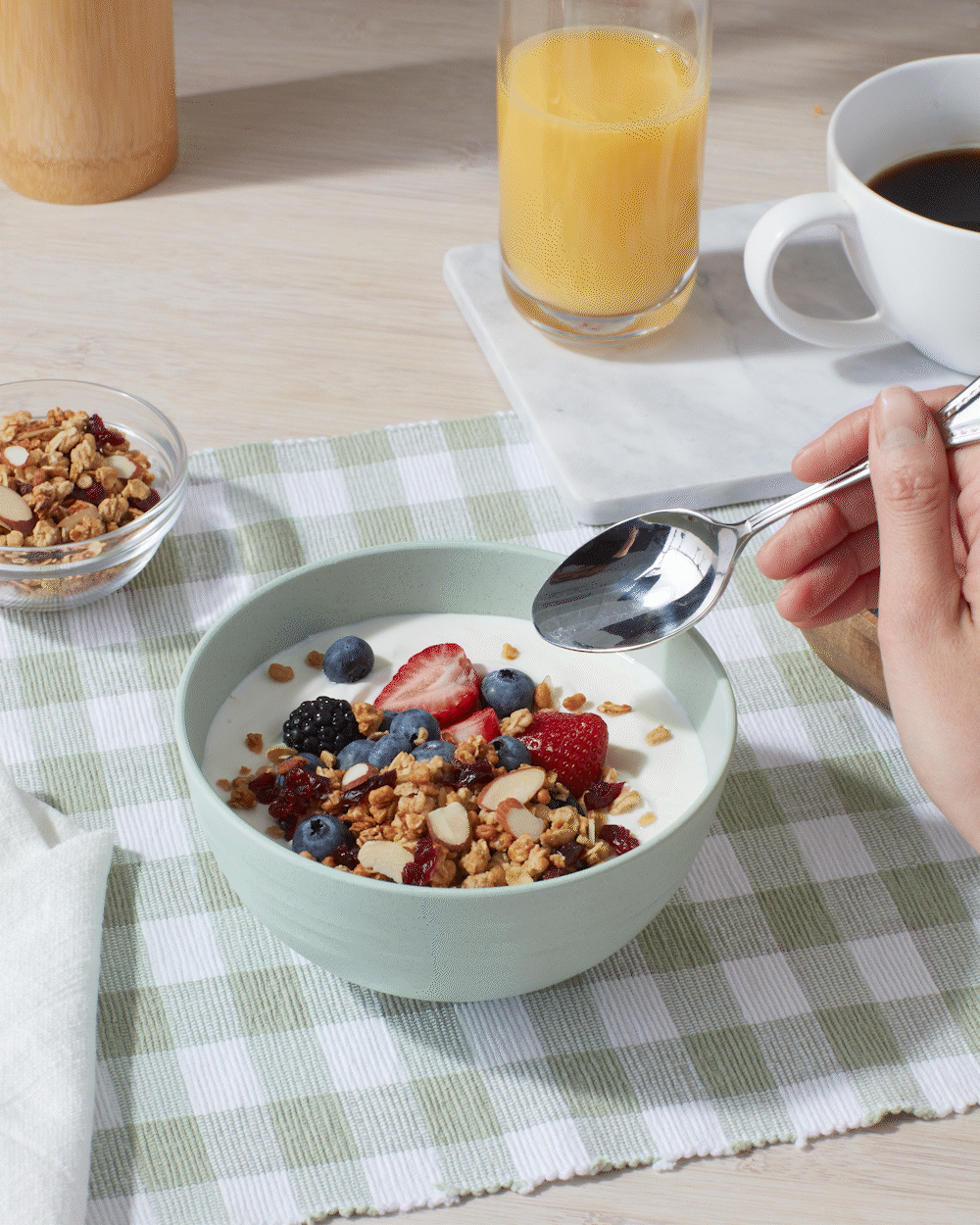 NV_CranberryRaisinAlmondFruitNutGranola_2.gif