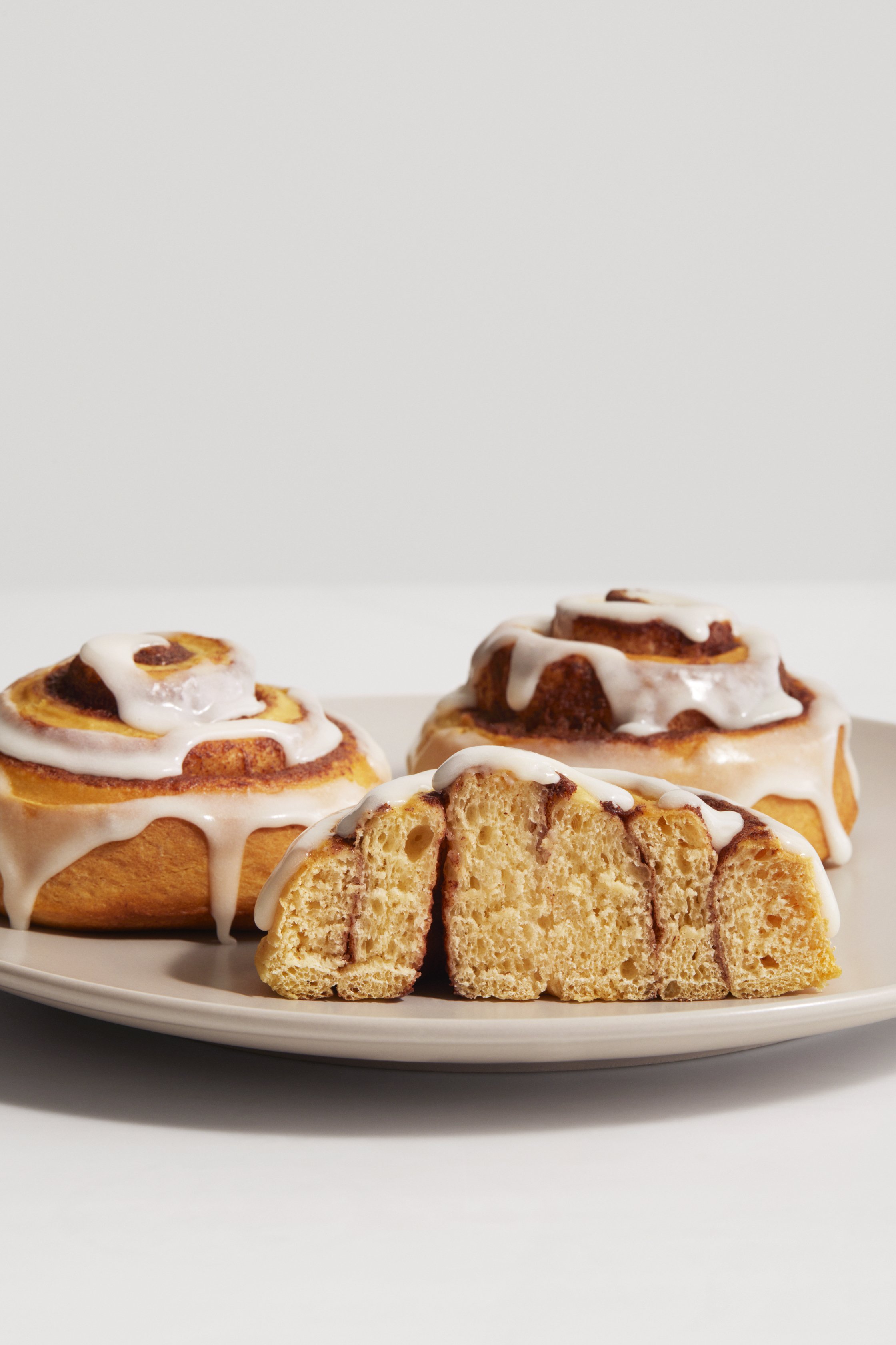 Pillsbury_GrandsCInnamonRollsCreamCheeseIcing_Product_SO_1226_3033FC_A_ADOBERGB.jpg
