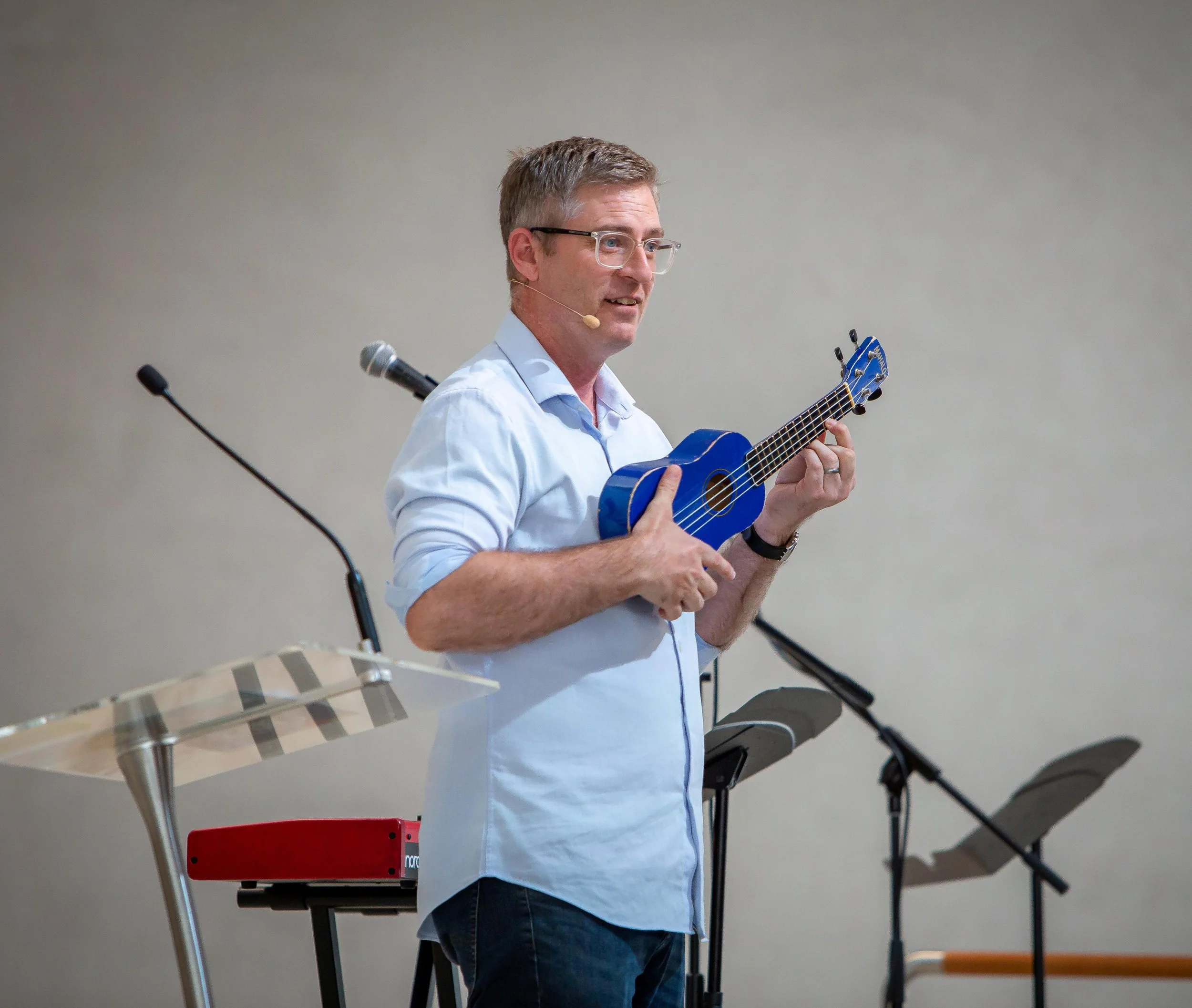 YW_SREConference2025_Al_ukelele.jpg