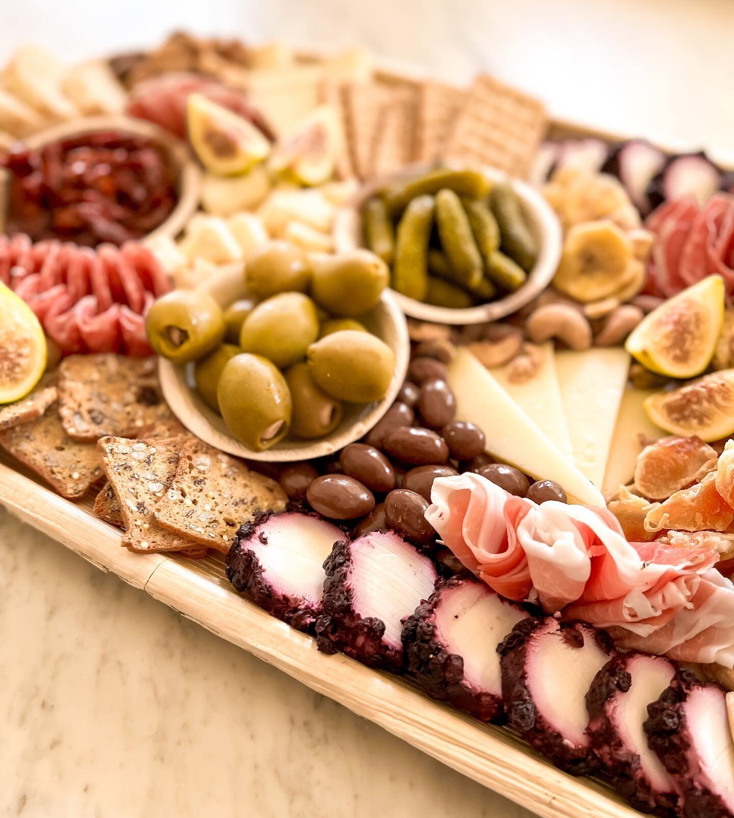 UTSA plays UT Austin this weekend! Don&rsquo;t Bee Board charcuterie trays are the perfect football snack for any football watch party! Order in the link in bio 🧀🏈🍷🍻