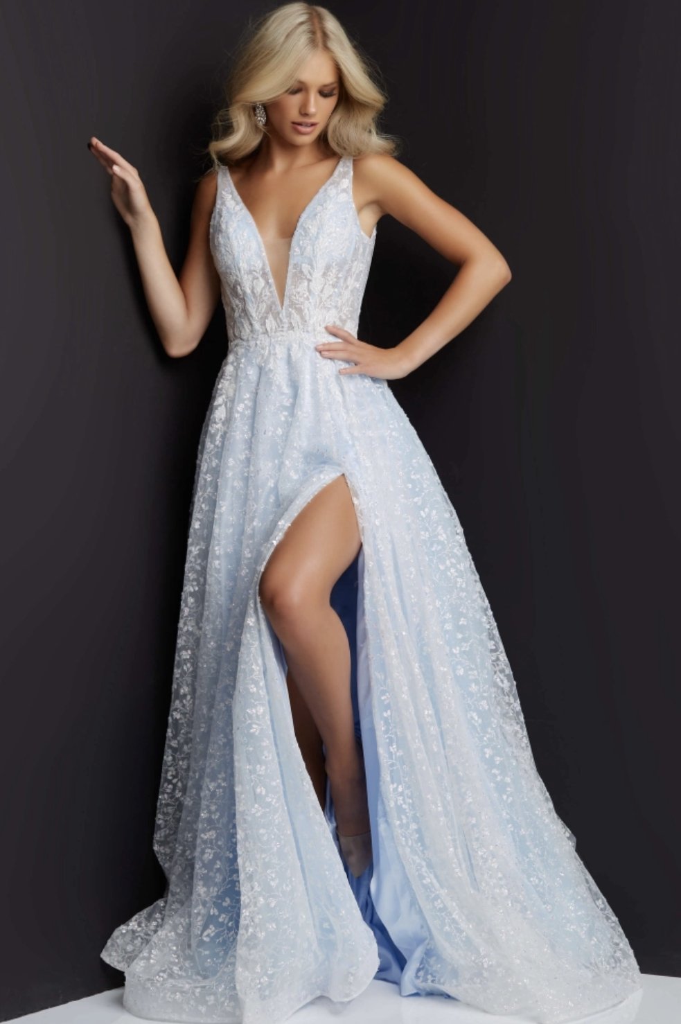 Wedding Party Dresses: 21 Chic Looks | Stunning prom dresses, Prom dresses  blue, Cute prom dresses