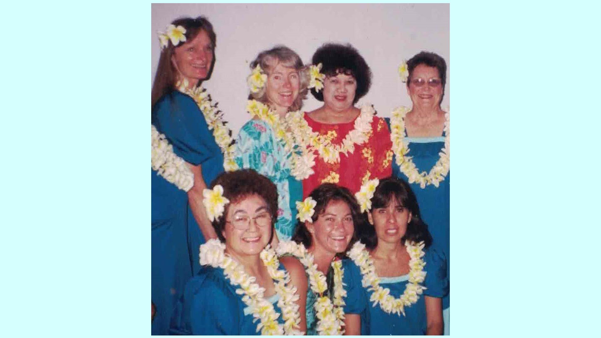 2010-hula girls.jpg