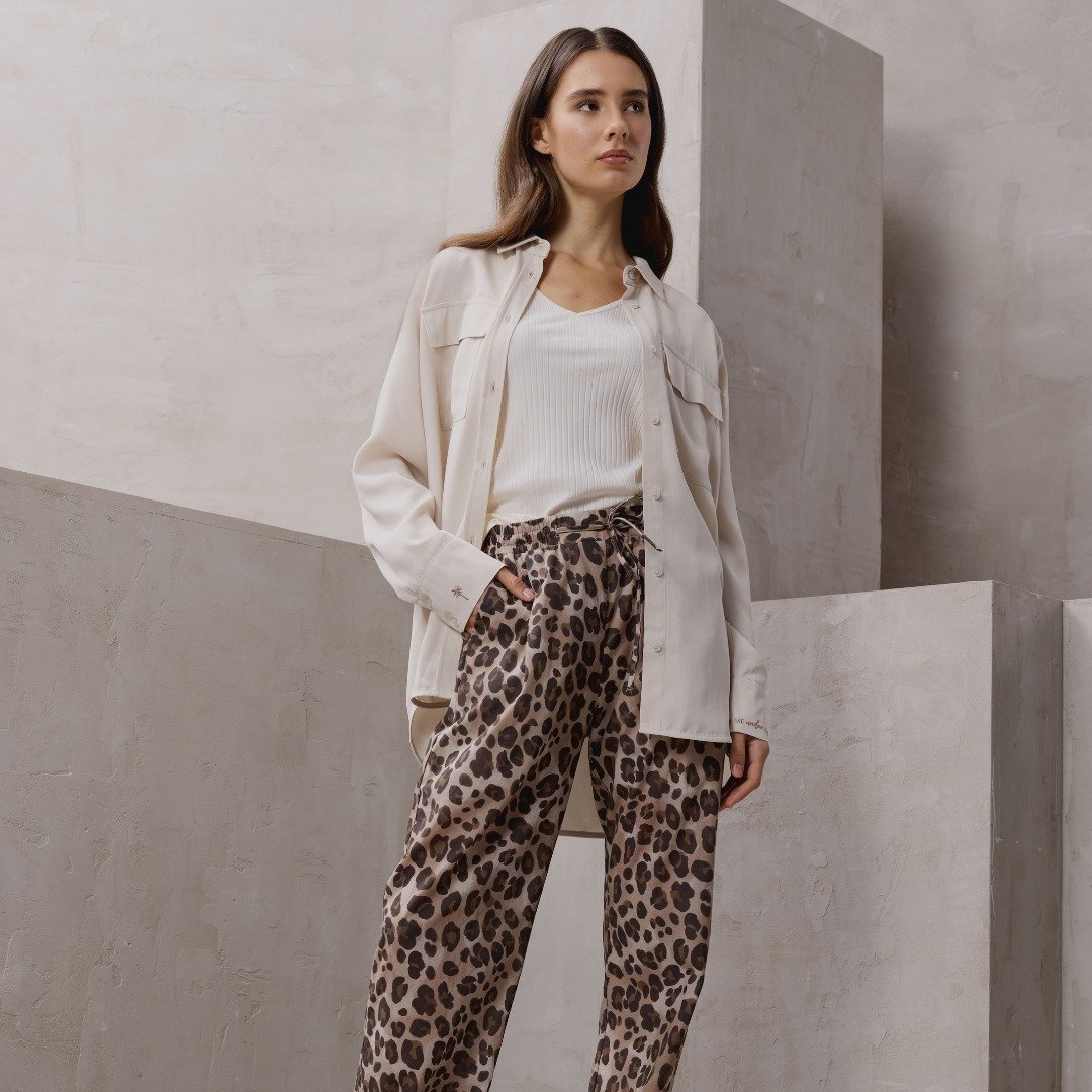 Collection Summer
May 2025

#wewearsmithandsoul #smithandsoulfashion #smithandsoul #collectionsummer #maycollection #ultimofashion #ulktimofashiongroup #leoprint #aperol #limoncello #fashionmadeingermany