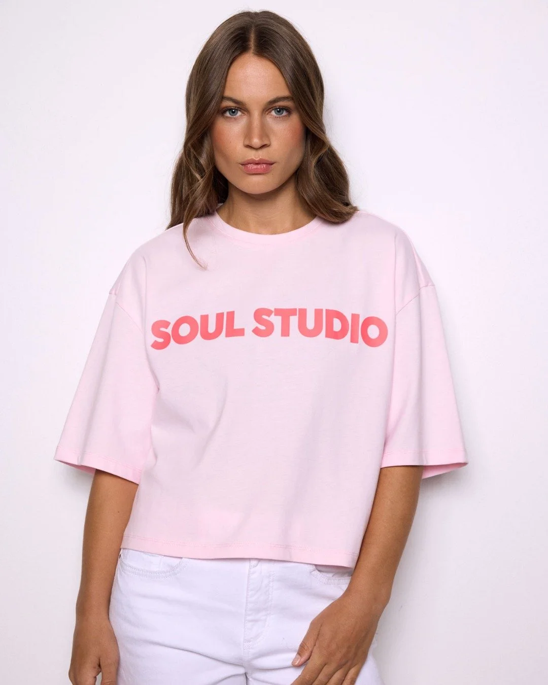 It's warm - holiday - shopping - time with Smith&amp;Soul
Soft Jersey and Sweat with pastellic colors and holiday-prints.

#wewearsmithandsoul #ultimofashiongroup #smithandsoulfashion #springcollection #smithandsoul #spring2026 #flashcollection #cote