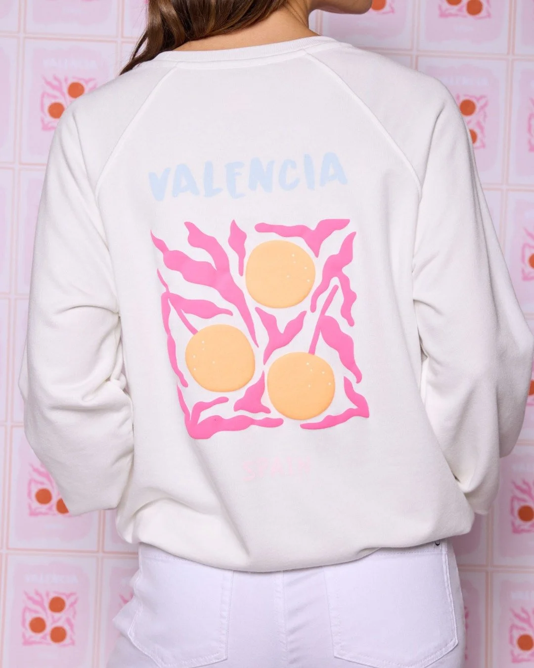 It's warm - holiday - shopping - time with Smith&amp;Soul
Soft Jersey and Sweat with pastellic colors and holiday-prints.

#wewearsmithandsoul #ultimofashiongroup #smithandsoulfashion #springcollection #smithandsoul #spring2026 #flashcollection #cote