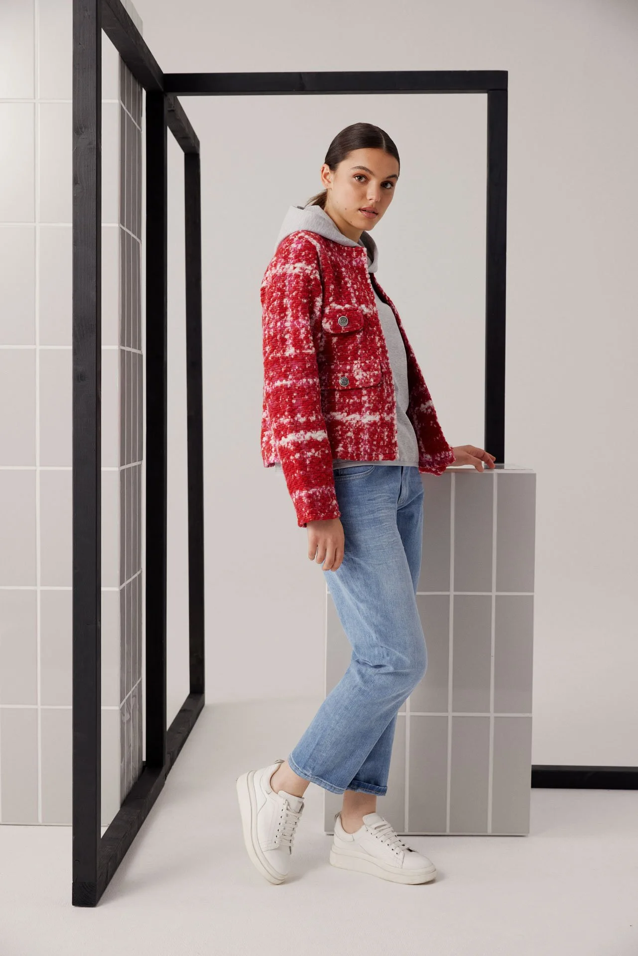 BOUCLE JACKET
1123-1149
HOODIE
1123-1122
DENIM
1123-7400