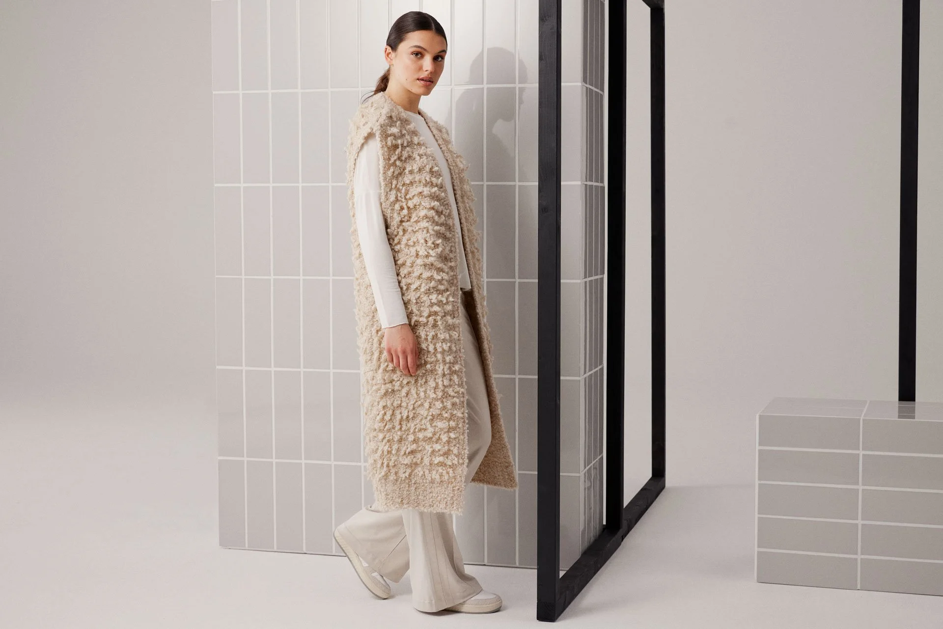 LONGSLEEVE
1123-1127
KNIT VEST
1123-1136
PANTS
1123-0957