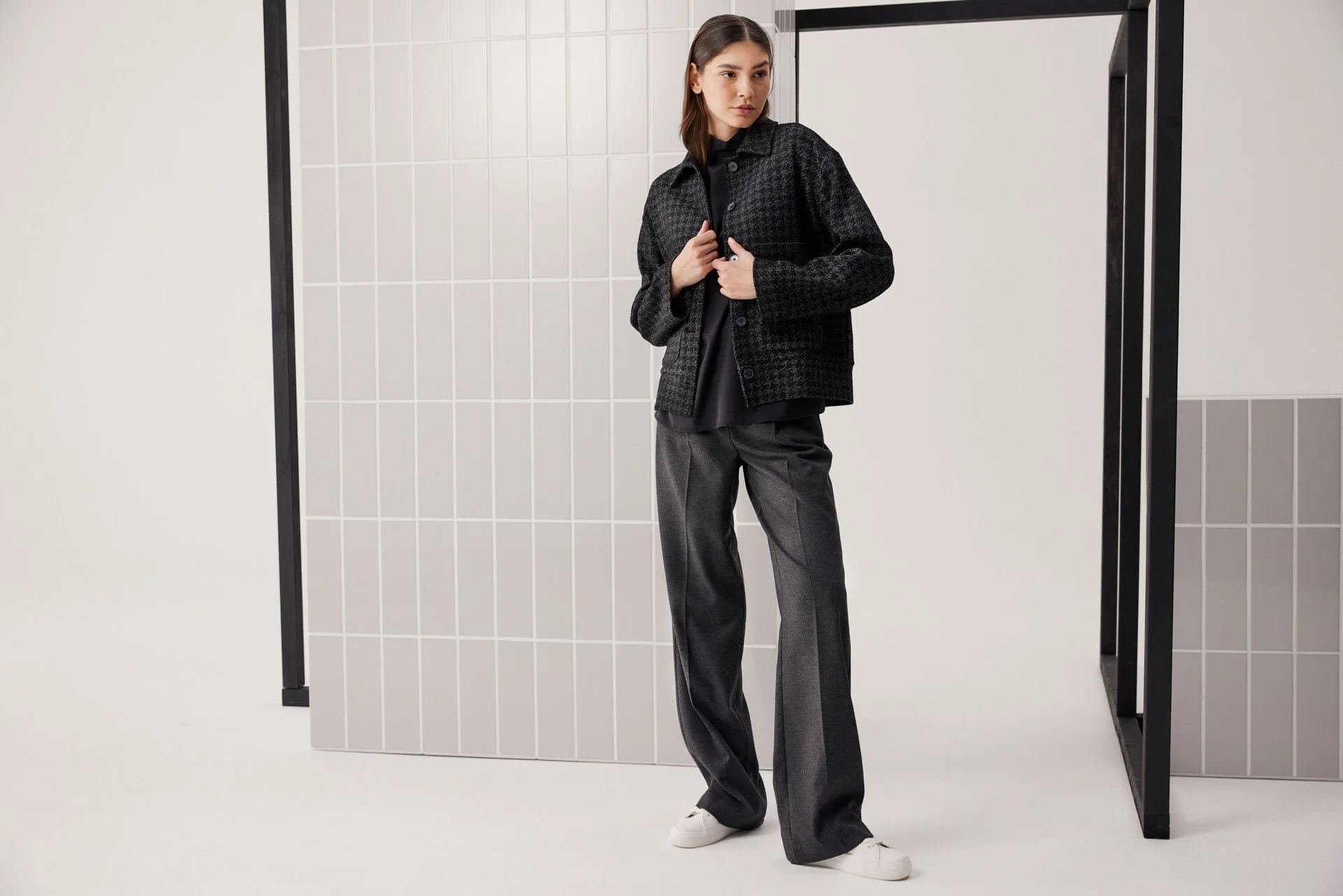 JACKET
1023-1056
SHIRT
1023-1001
PANTS
1023-1042