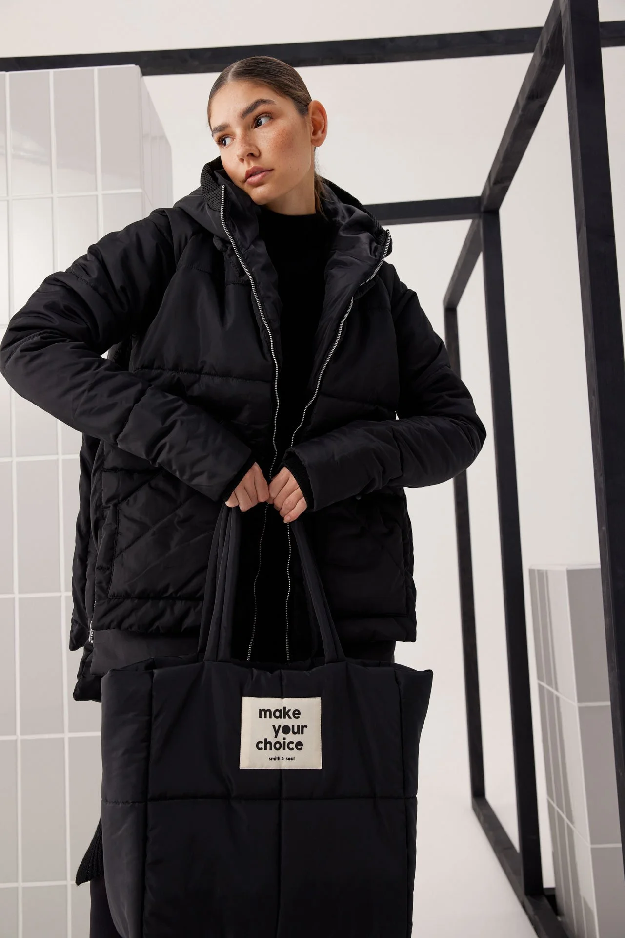 PUFFER JACKET
1023-1059
DRESS
1023-1023
BAG
1023-0790