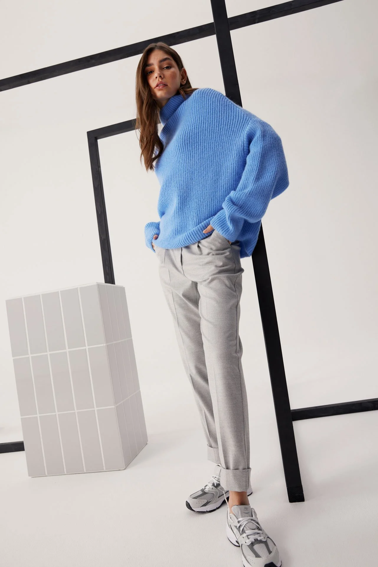 PULLOVER
1023-1031
PANTS
1023-1043