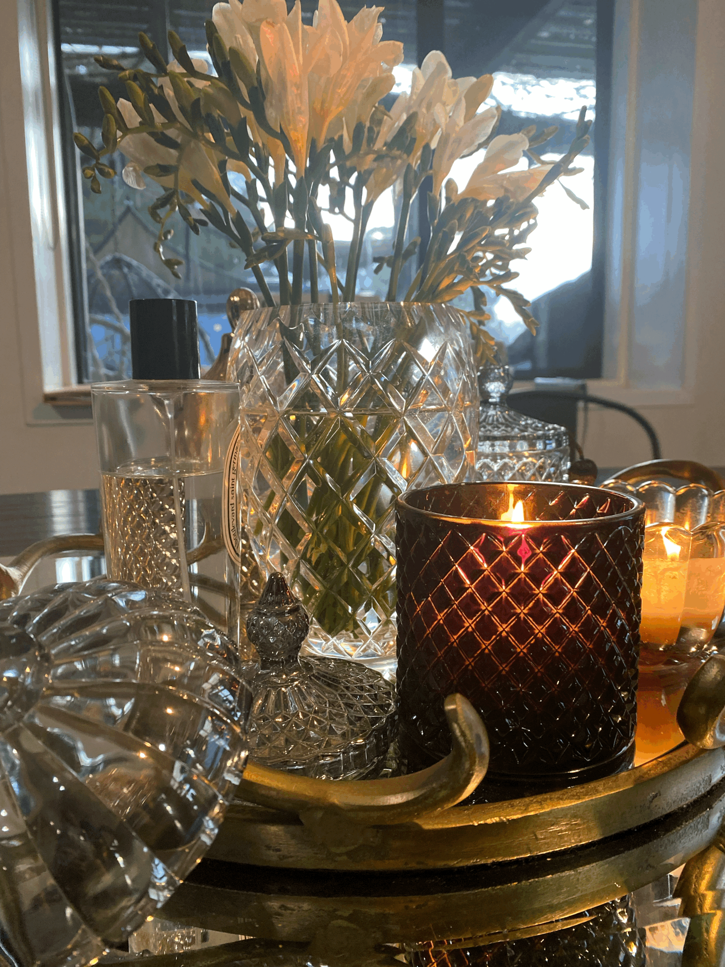 How to Style Statement Candles in a Modern Home