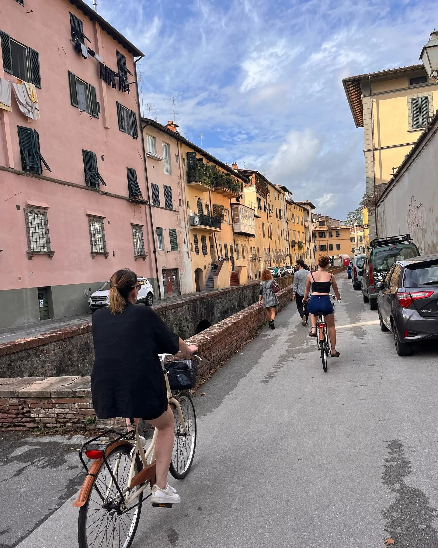 A few more pics from our Italian adventures🇮🇹🇮🇹 
From riding through the streets of Lucca 🚲 
To the high vibe fun and beauty of Cinque Terre 🌇
To the history of Rome ⛪️
Down south through the crystal clear waters of  puglia 🤍manopoli to the Tu