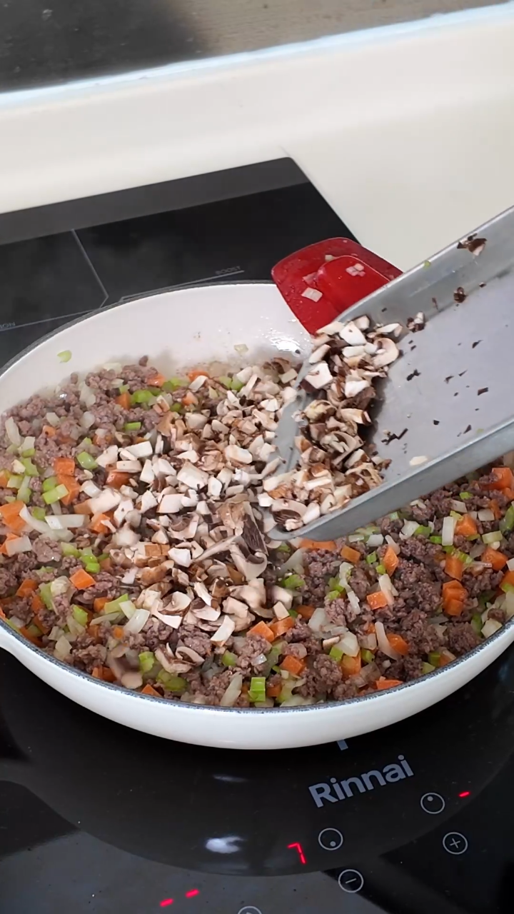 TheCharlotteMei Recipe - Bolognese 3.png