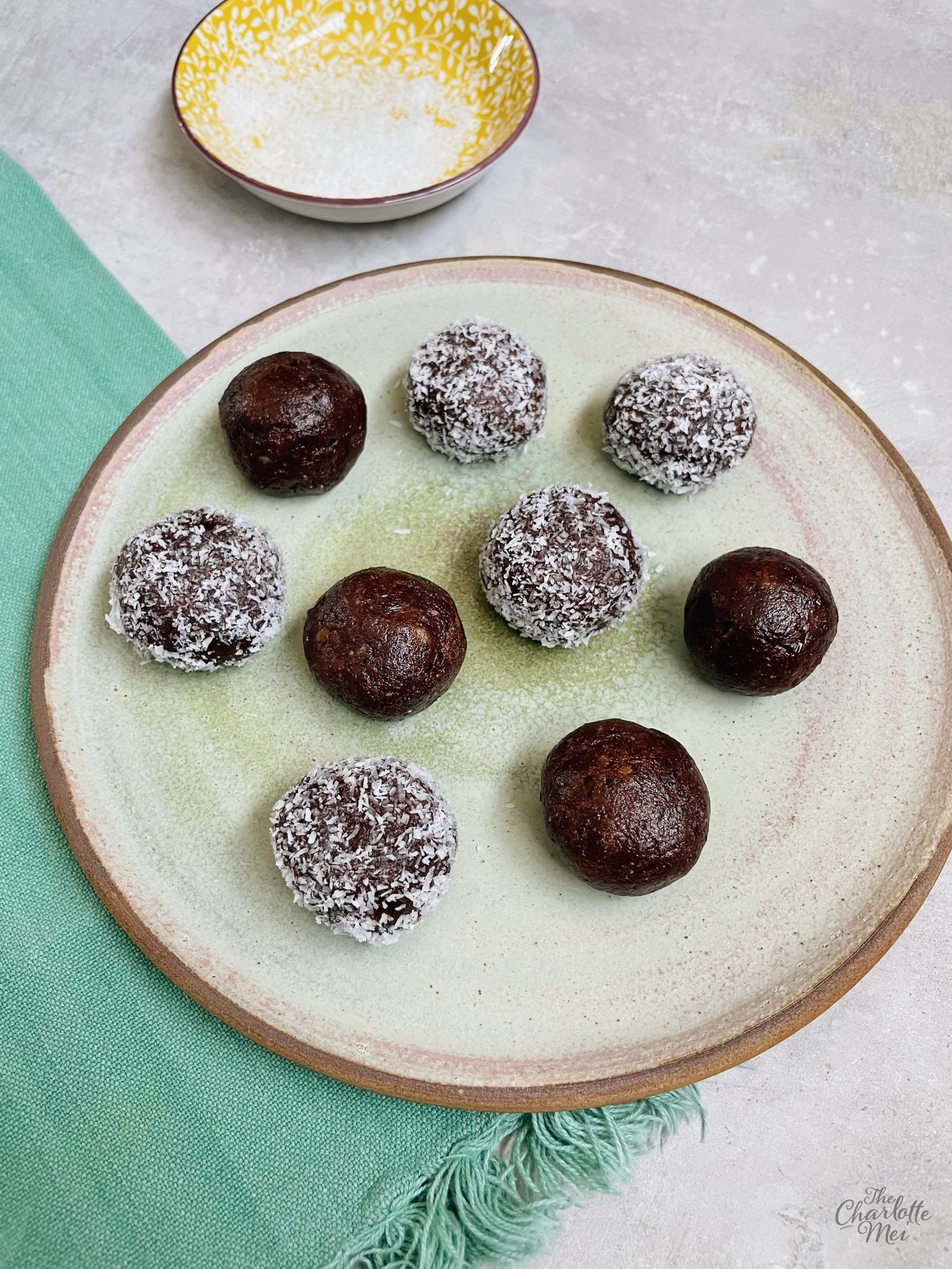 TheCharlotteMei Recipe - Date & Nut Energy Balls