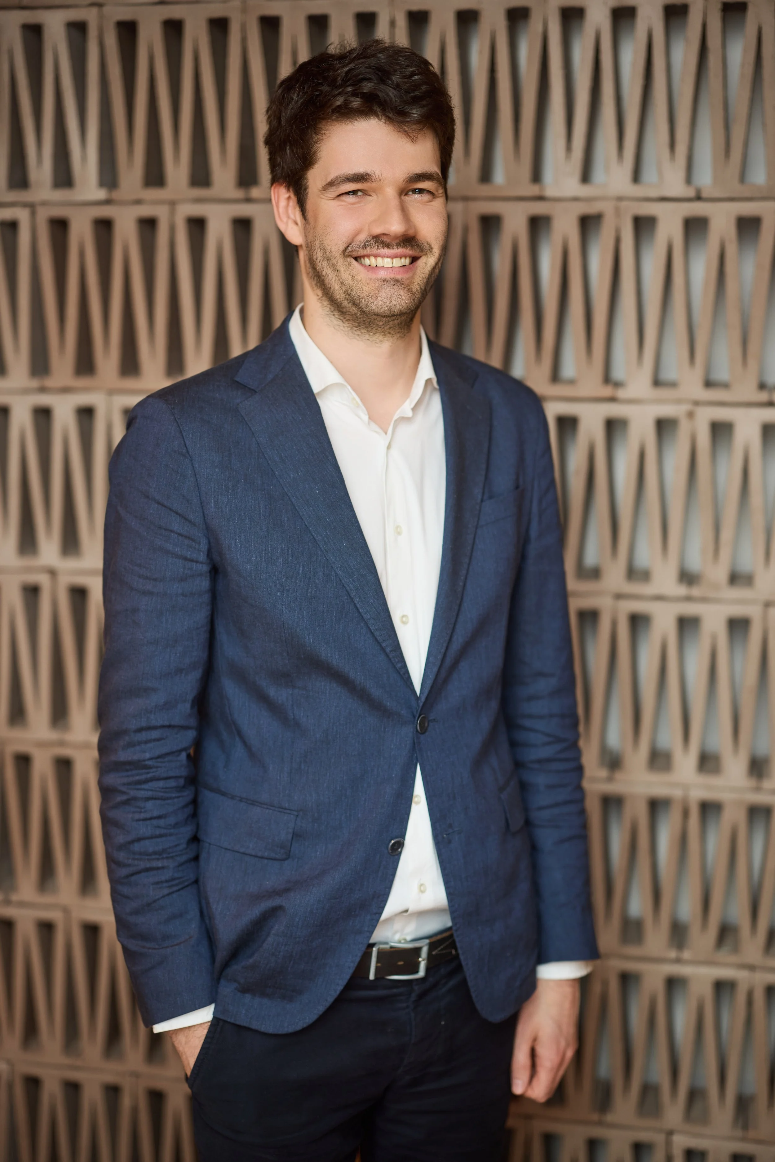 Thijs De Cuyper Banking & Finance
 Commercial & Corporate