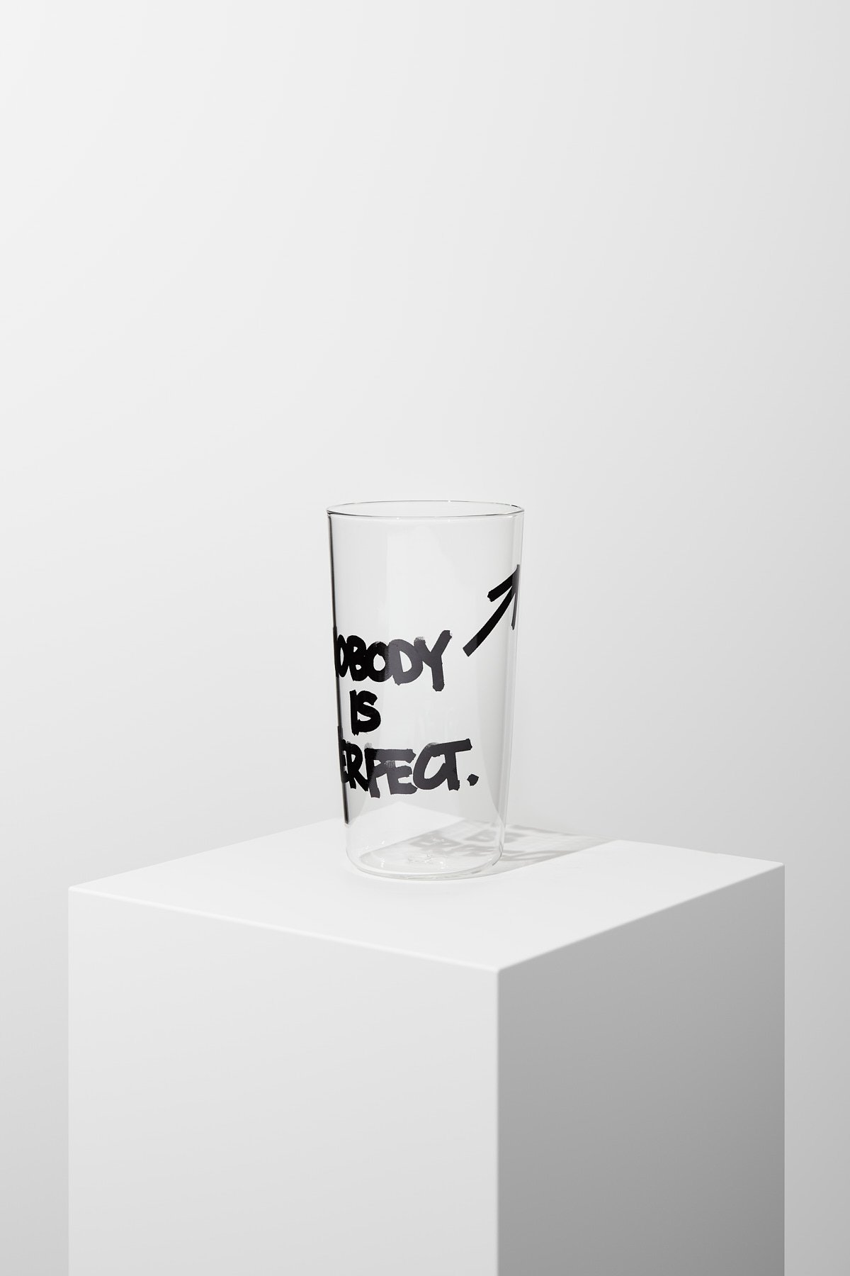 PREVIEW20211021_OOO_NPglass_01_MG_8977_plinth.jpg