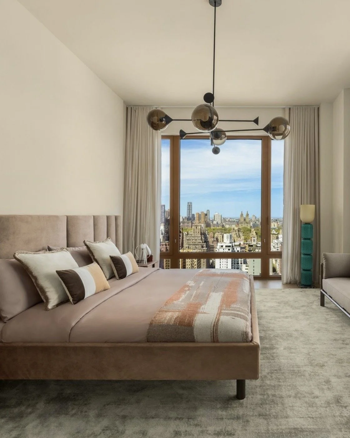 The 74 NYC designed by Rafael de Cárdenas and Pelli Clarke & Partners. Developer: Elad Group.