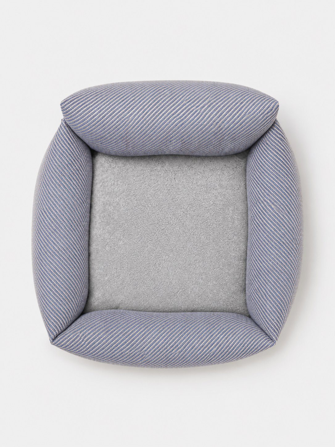 BlueDogBed03.jpg