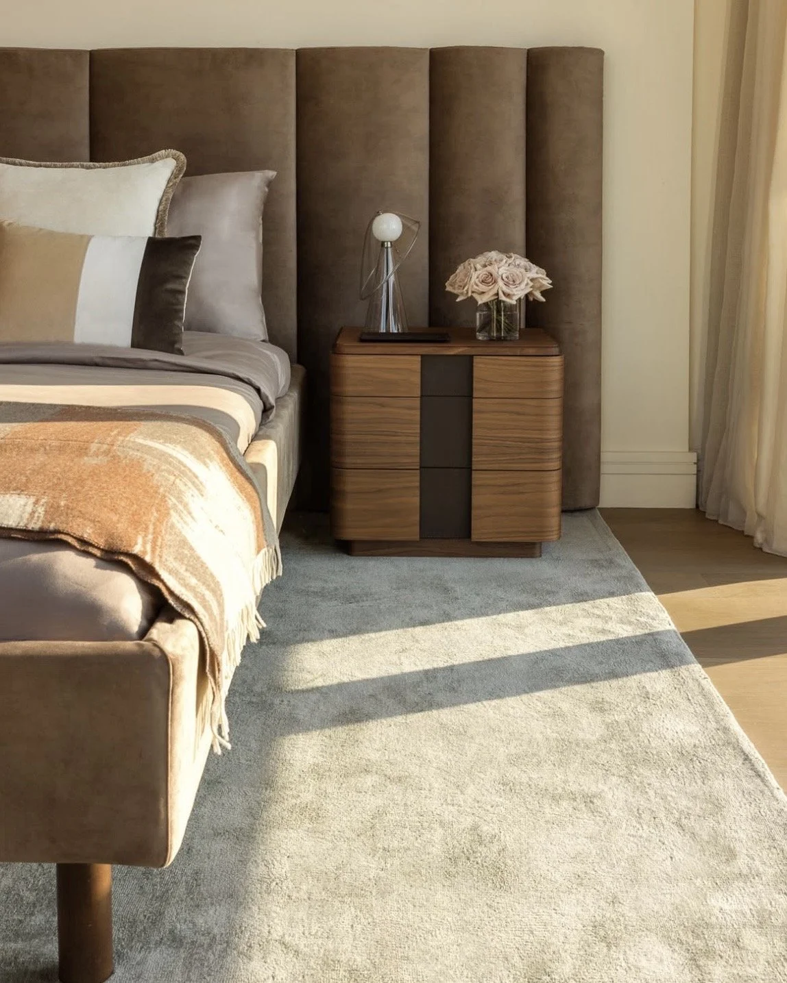 The 74 NYC designed by Rafael de Cárdenas and Pelli Clarke & Partners. Developer: Elad Group.