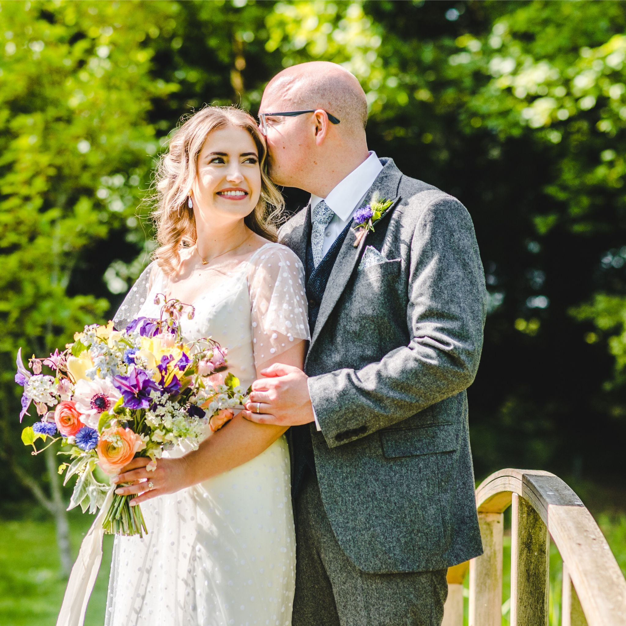 May-wedding-bouquet-cotswolds.jpg