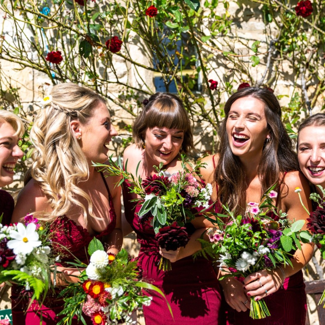 bridesmaids-diy-flowers.jpg