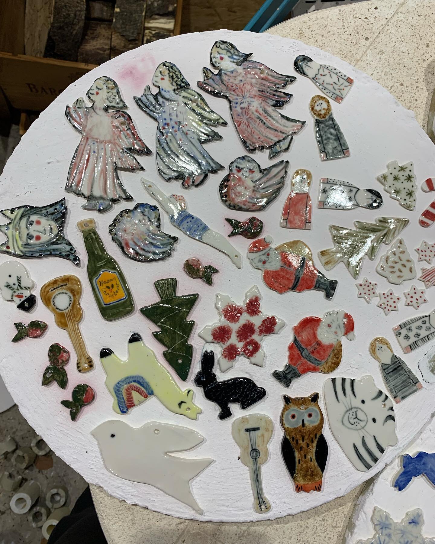 Some wonderful results from the evening Christmas decorating workshop at the Craft Cocoon . Thank you to all of the lovely people who came along and made these classes so special!  #ceramicworkshop  #jillmaguireceramics #craftworkshops #porcelainwork