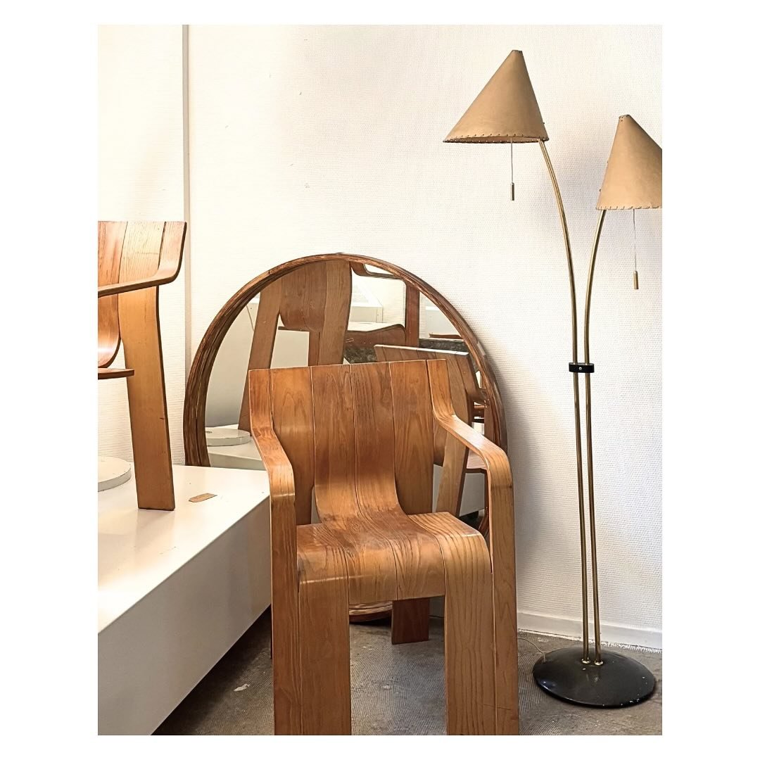 Amsterdam Noord.. a few weeks back

Unique finds at @loft.store.amsterdam 

#floorlamp #chair #wood #sculptural #design #modernism #furniture #bespoke #inspiration #interiorarchitecture #noord #amsterdam