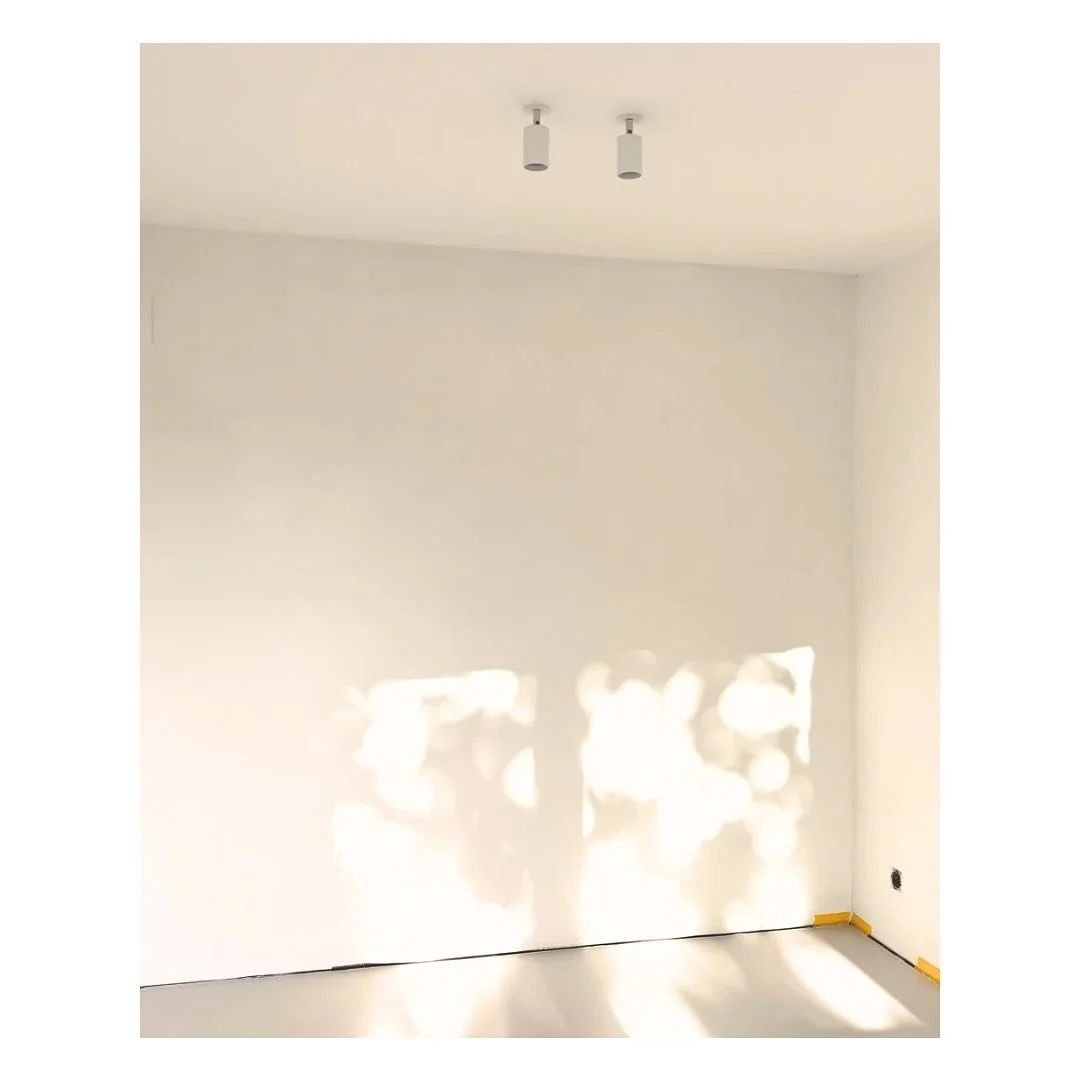 On site.. plastering and painting underway 

White walls and light fittings form the backdrop of this apartment. This will be layered with soft wood textured cabinetry, dark red accent areas and stainless steel fixtures. 

Design and coordination by 