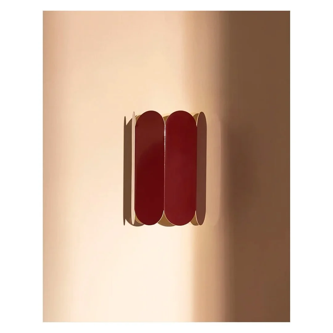 Lighting details 

Design by @studio___p3 

#lighting #design #designprocess #hay #hayarcs #custom #bespoke #warmminimalism #burgandy #detail #visual #interiorarchitecture #renovation #turnkey #project #amsterdam