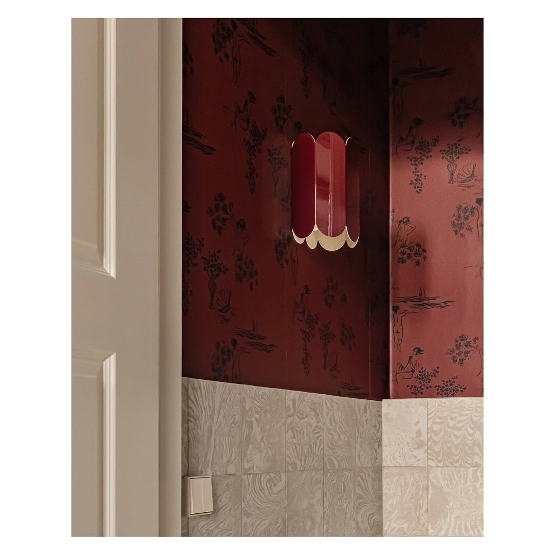 WC details..

A small space which contrasts the rest of the home with its burgundy walls and ceiling. 

Filled with emotive tiles, curated wallpaper and dim lighting; it is a moody space that&rsquo;s is wonderfully delightful. 

Design by @studio___p