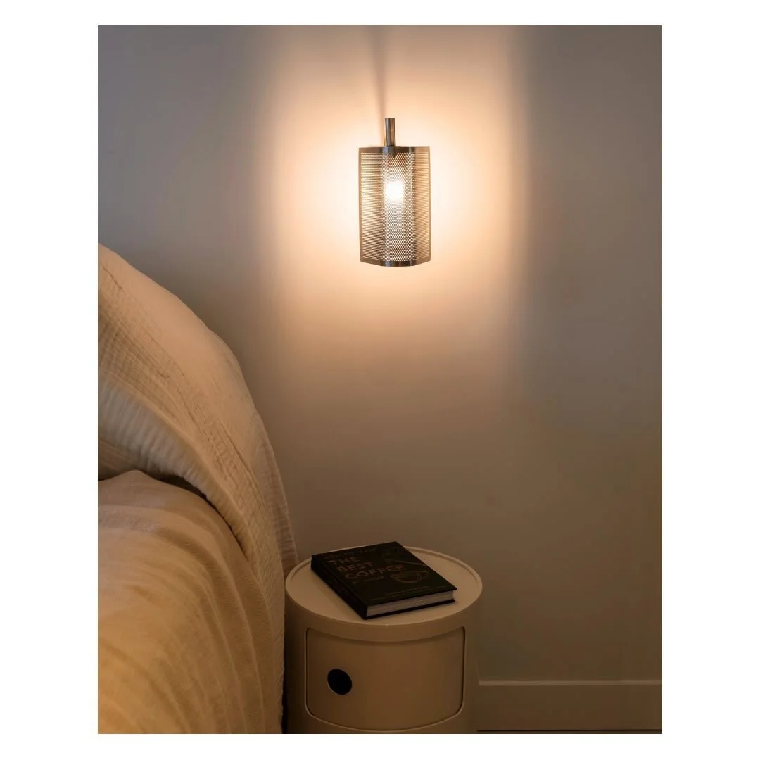 Bedroom details&hellip;

Design by @studio___p3 
Photography by @justinreidross 

#bedroom #warmminimalism #bespoke #mirror #soft