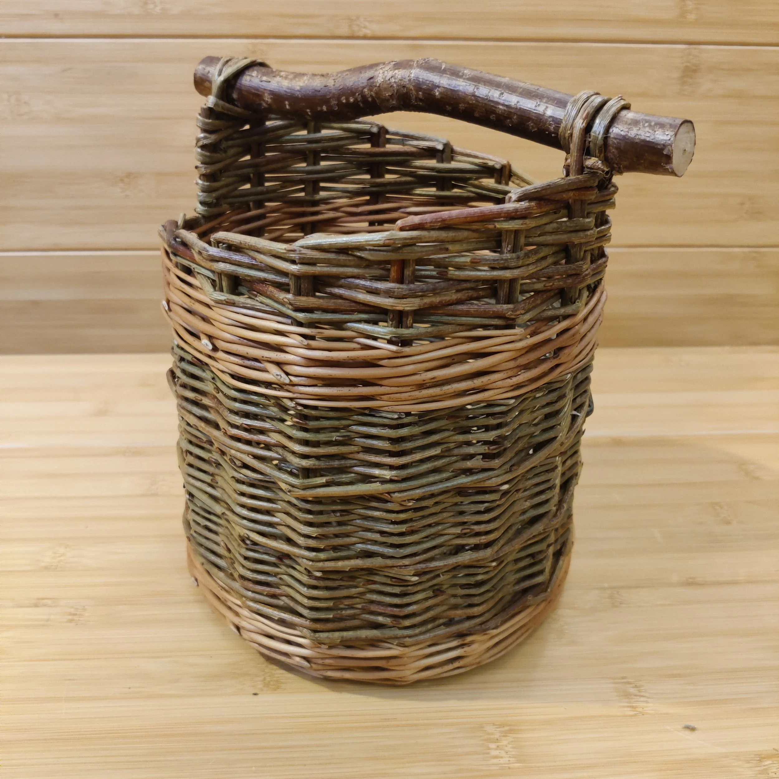 Asymmetric Basket making.  One day workshop 