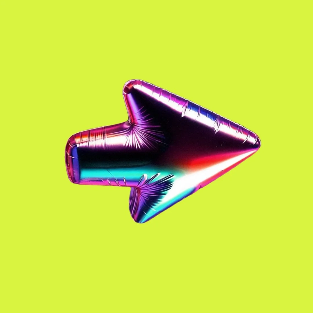 Bunter, reflektierender, inflationärer Pfeil aus Luftballon auf limegrünem Hintergrund.