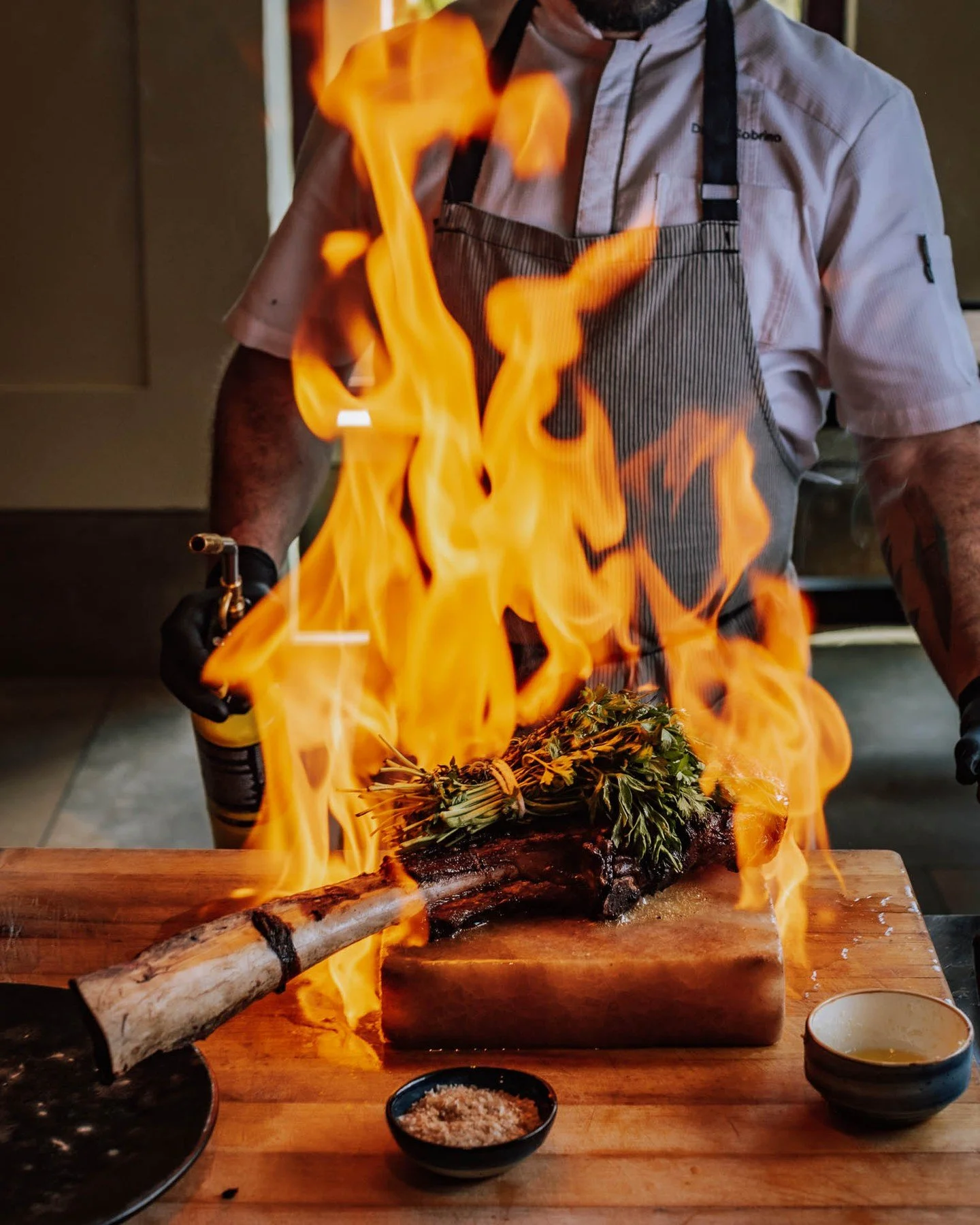 Have you heard about our weekday specials? 🔥 Tonight is #TomahawkTuesday where you can get a 25oz Bison Tomahawk for $125.00. Served with mashed potatoes and grilled broccolini, this fan-favorite will bring the heat to your Tuesday night out. 

🦪 M
