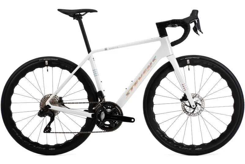 bicicleta-stevens-xenith-105-di2-2026.jpg